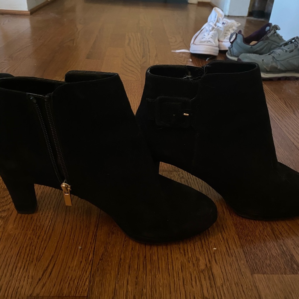 Suede booties with black suede buckle
